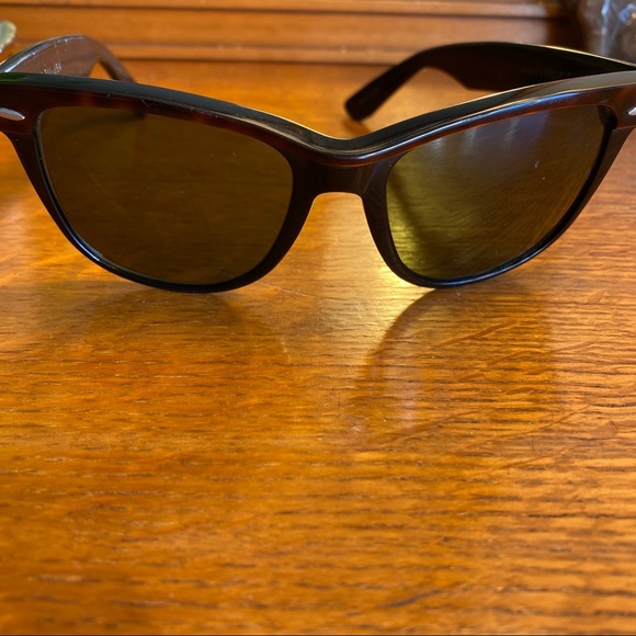 Vintage Ray Ban Wayfarer 2 Bausch & Lomb Tortoise Shell Sunglasses - Picture 2 of 10